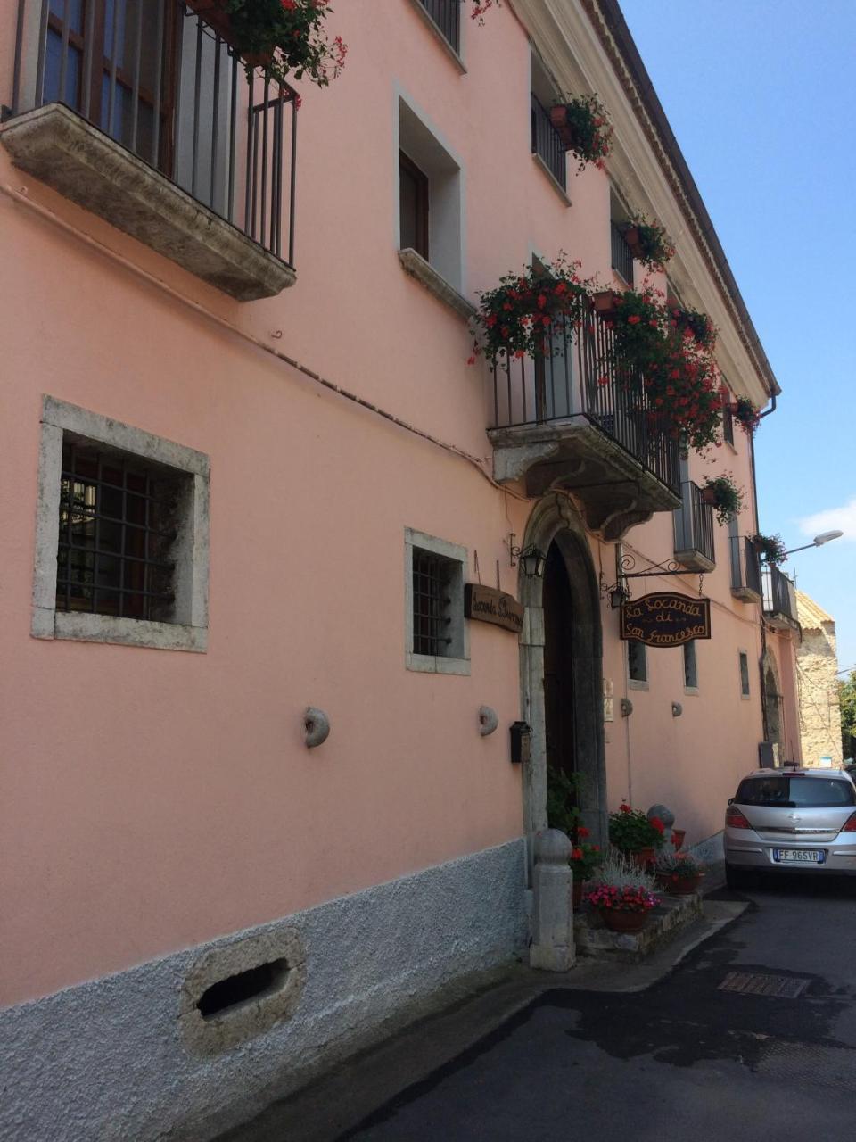La Locanda Di San Francesco Hotel Виджанело Екстериор снимка