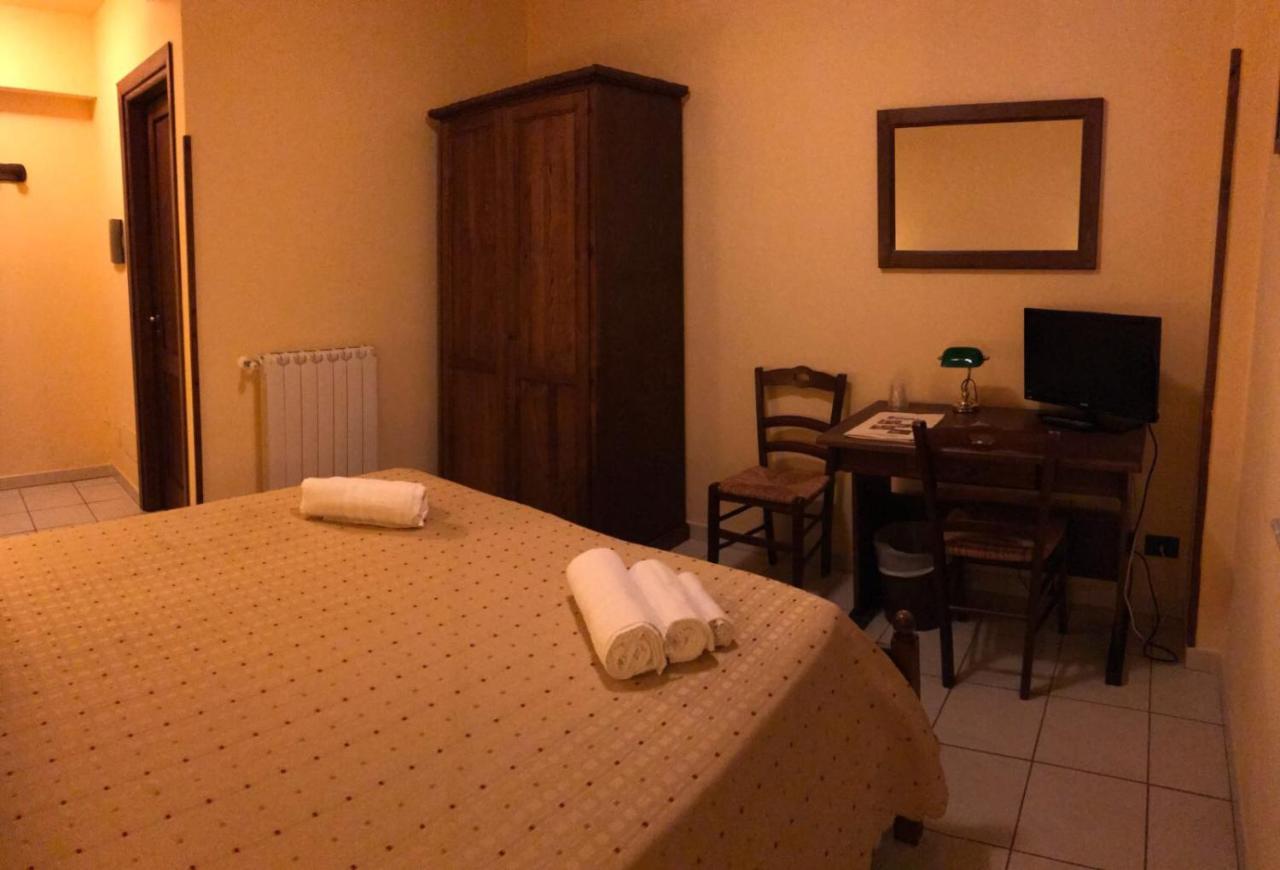 La Locanda Di San Francesco Hotel Виджанело Екстериор снимка
