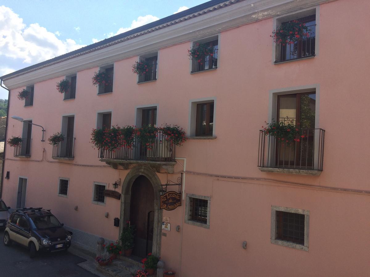 La Locanda Di San Francesco Hotel Виджанело Екстериор снимка